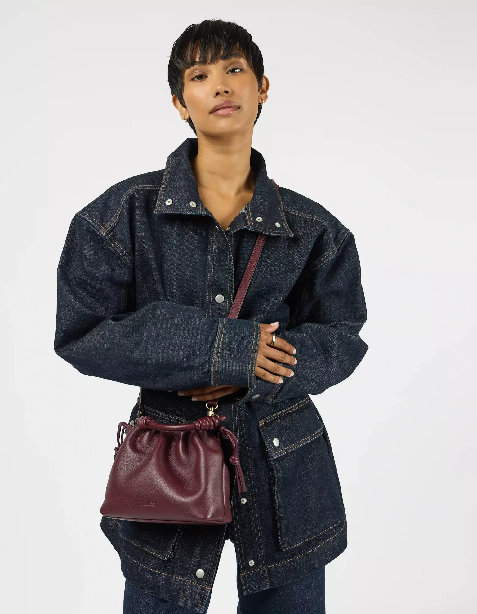O MY BAG Kiki Mini Dark Cherry Soft Grain Ledertasche rot braun